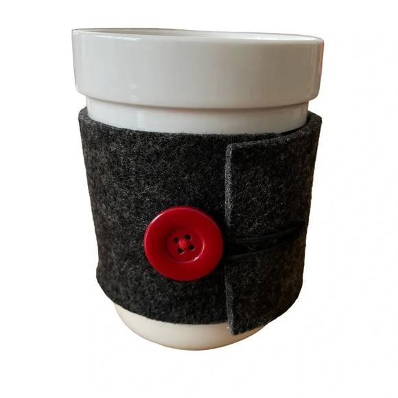 Starbucks 14oz hot beverage mug from 2020. The mug has a grey felt cozy. - Picture 1 of 4
